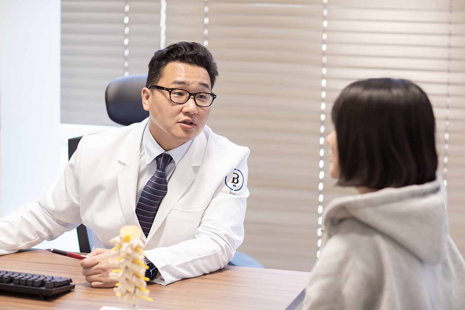 양재정형외과 허리디스크 MRI에서 신경 압박이 심한데 통증은 적을 수 있을까?